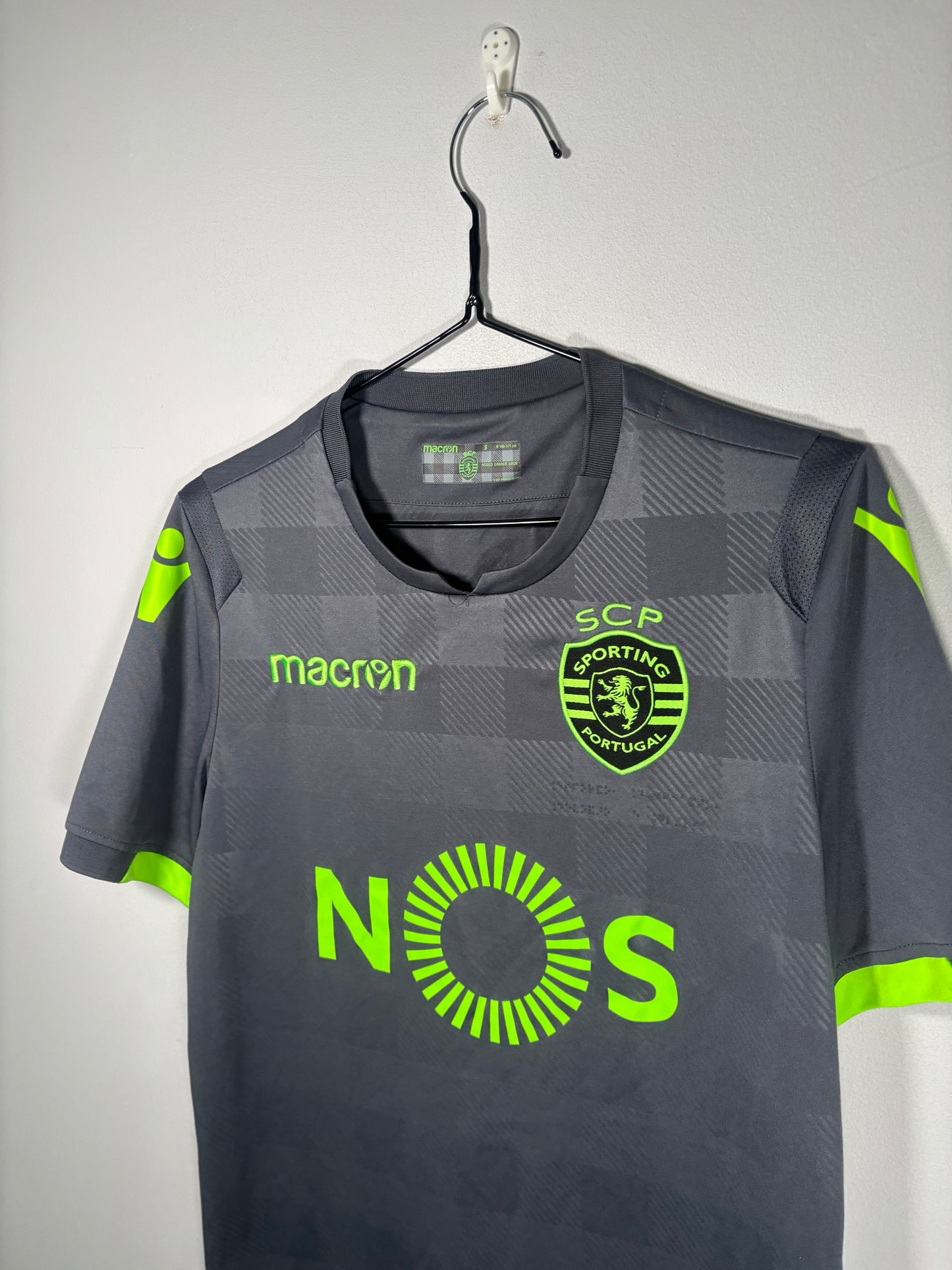 Sporting CP Away Shirt 2018/19 (S)