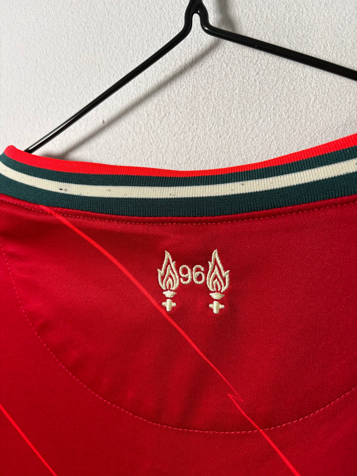 Liverpool Home Shirt 2021/22 (L)