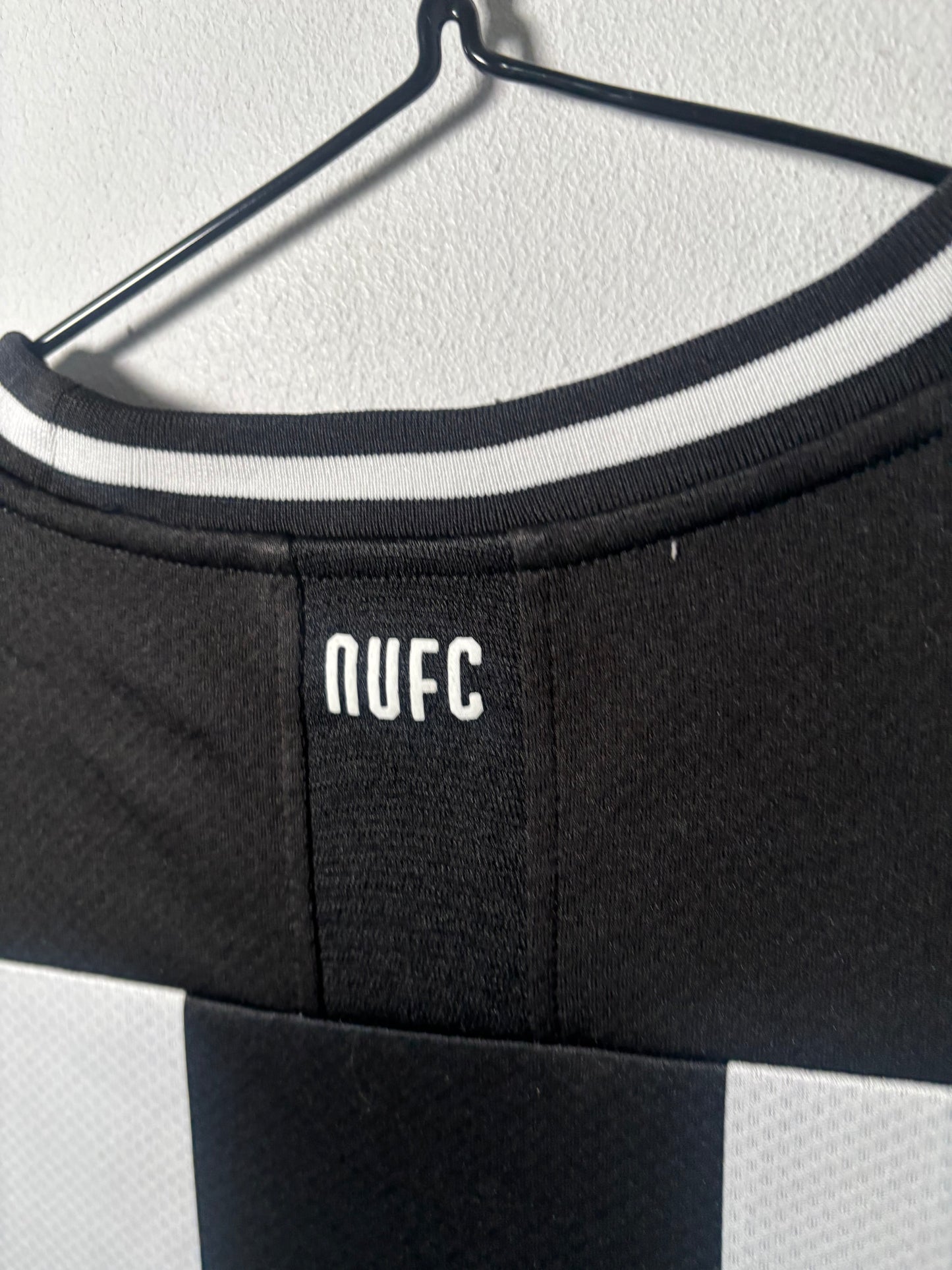 Newcastle United Home Shirt 2019/20 (L)