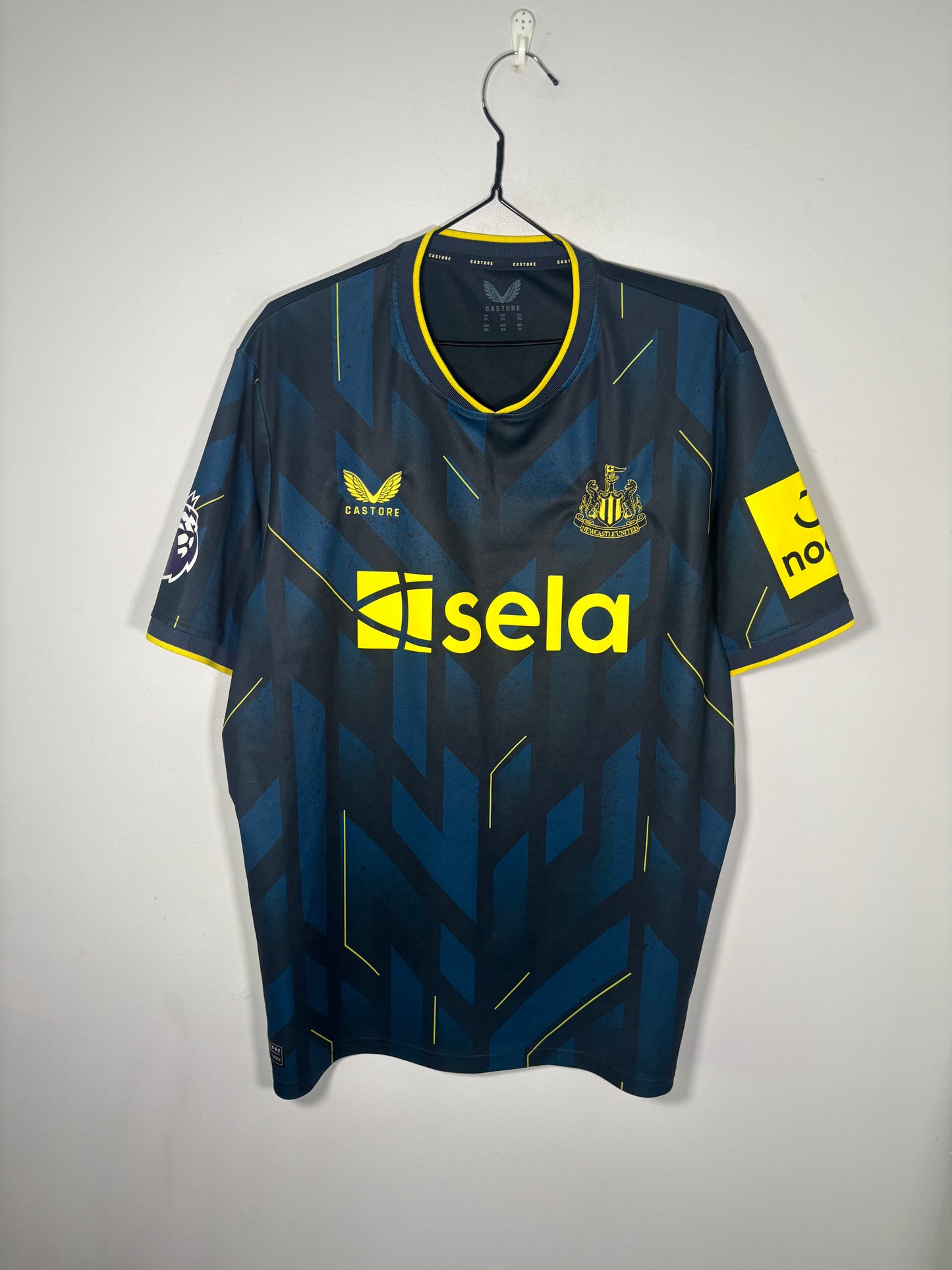 Newcastle United Third Shirt 2023/24 Isak (XXL)