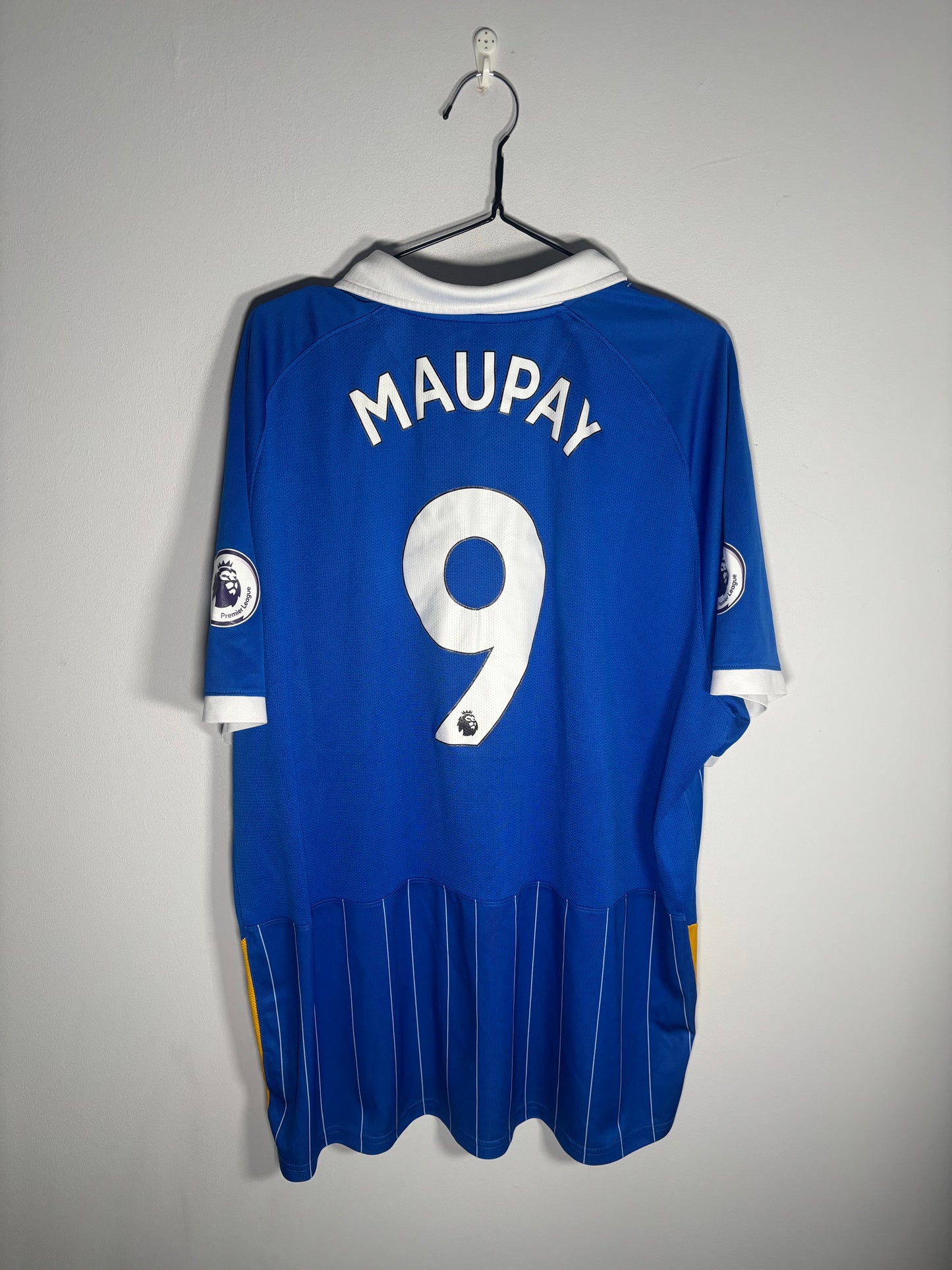 Brighton And Hove Albion Home Shirt 2020/21 Maupay (3XL)