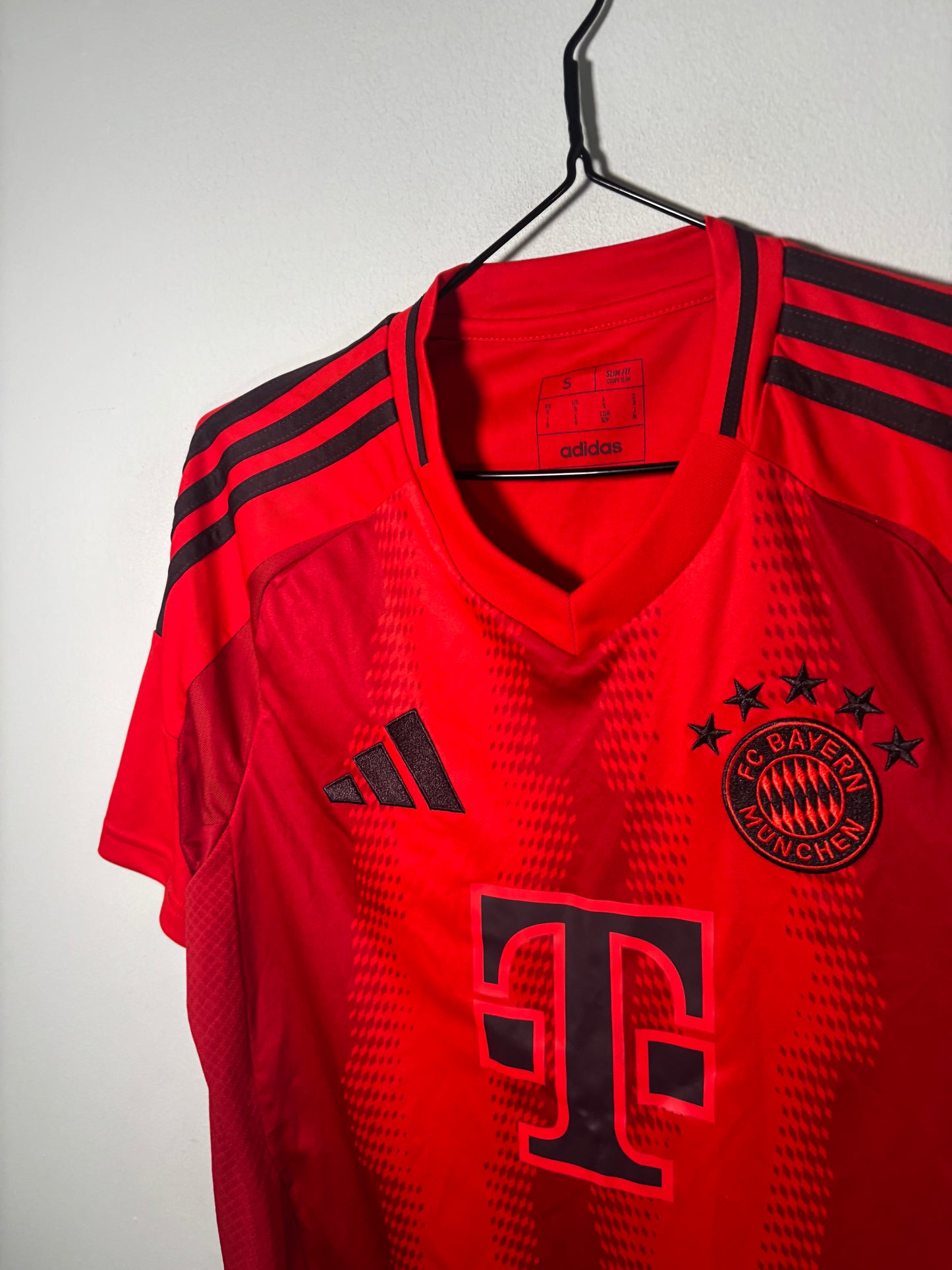 Bayern Munich Home Shirt 2024/25 (S)