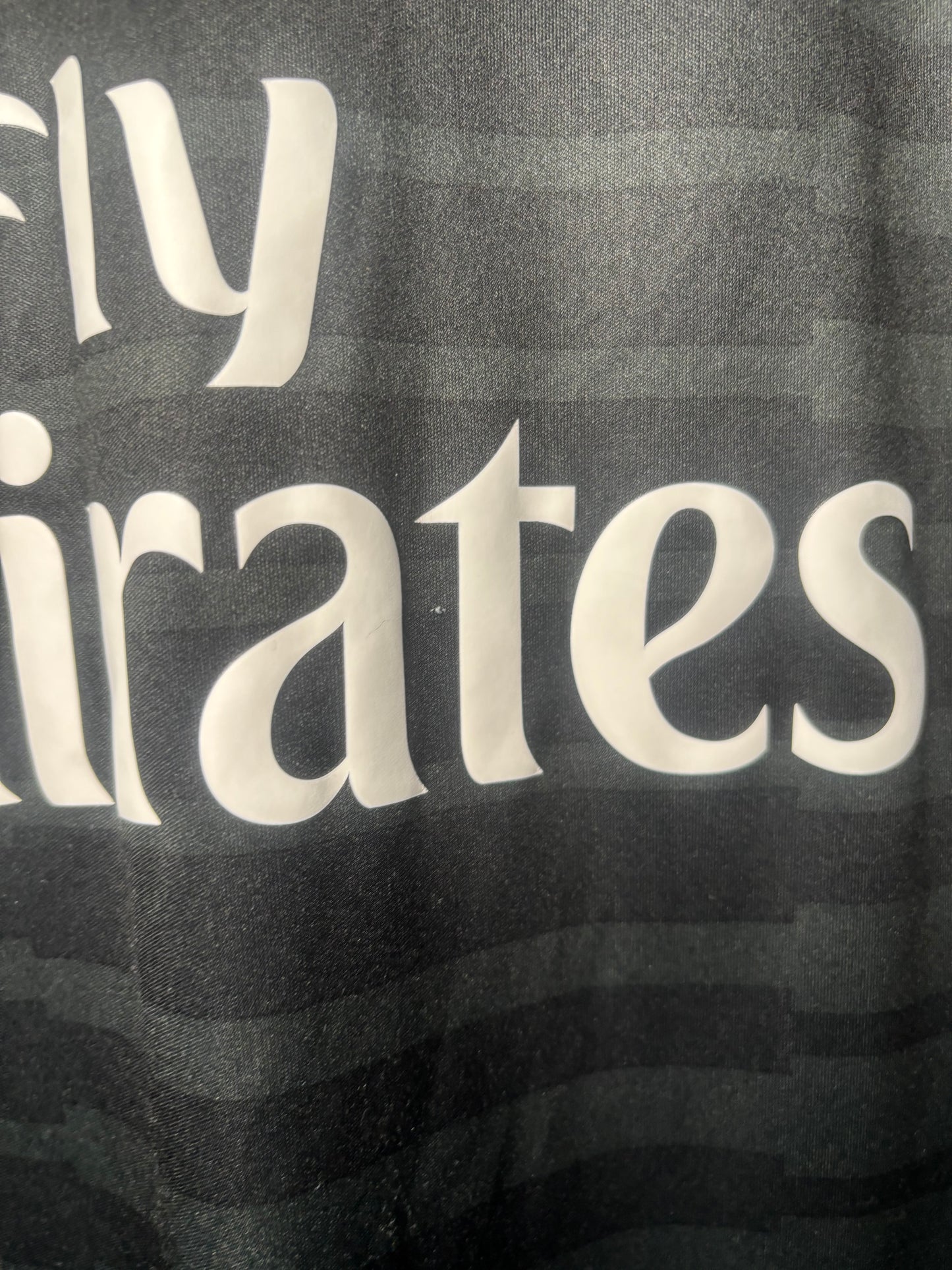Real Madrid Goalkeeper Shirt 2018/19 Courtois (S)