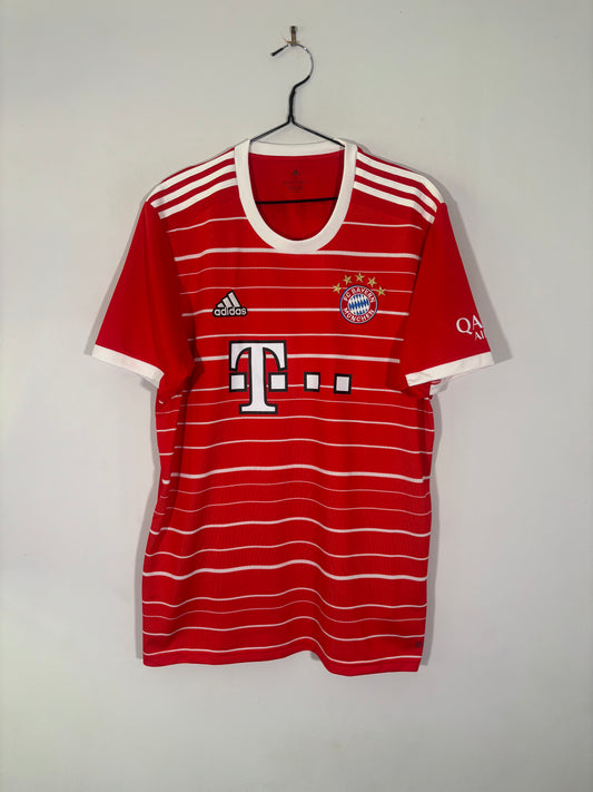 Bayern Munich Home Shirt 2022/23 (XL)