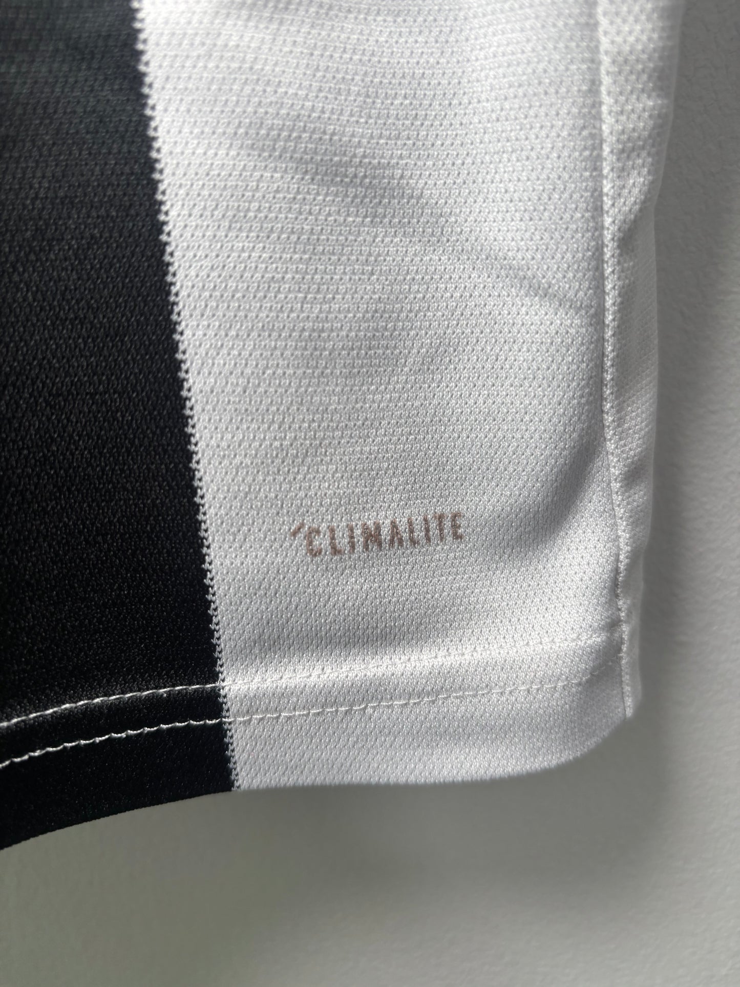 Juventus Home Shirt 2018/19 (M)