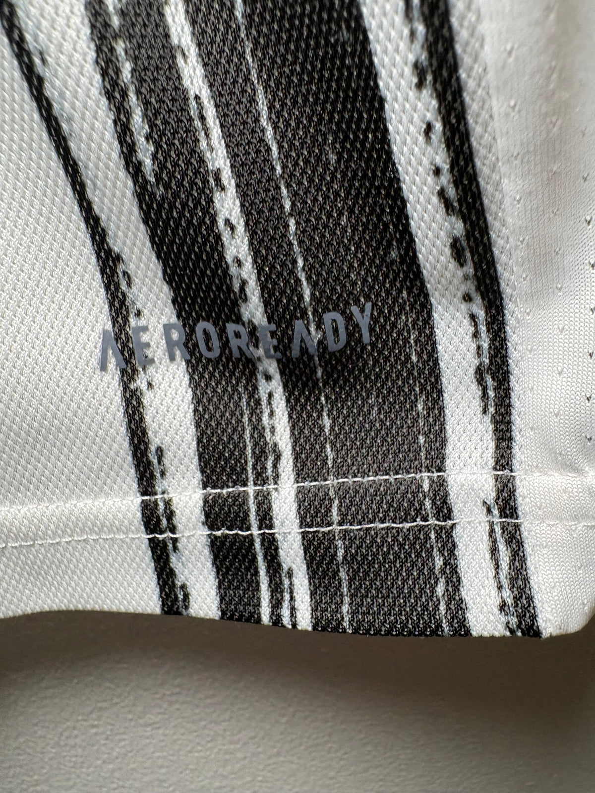 Juventus Authentic Home Shirt 2020/21 (LK)
