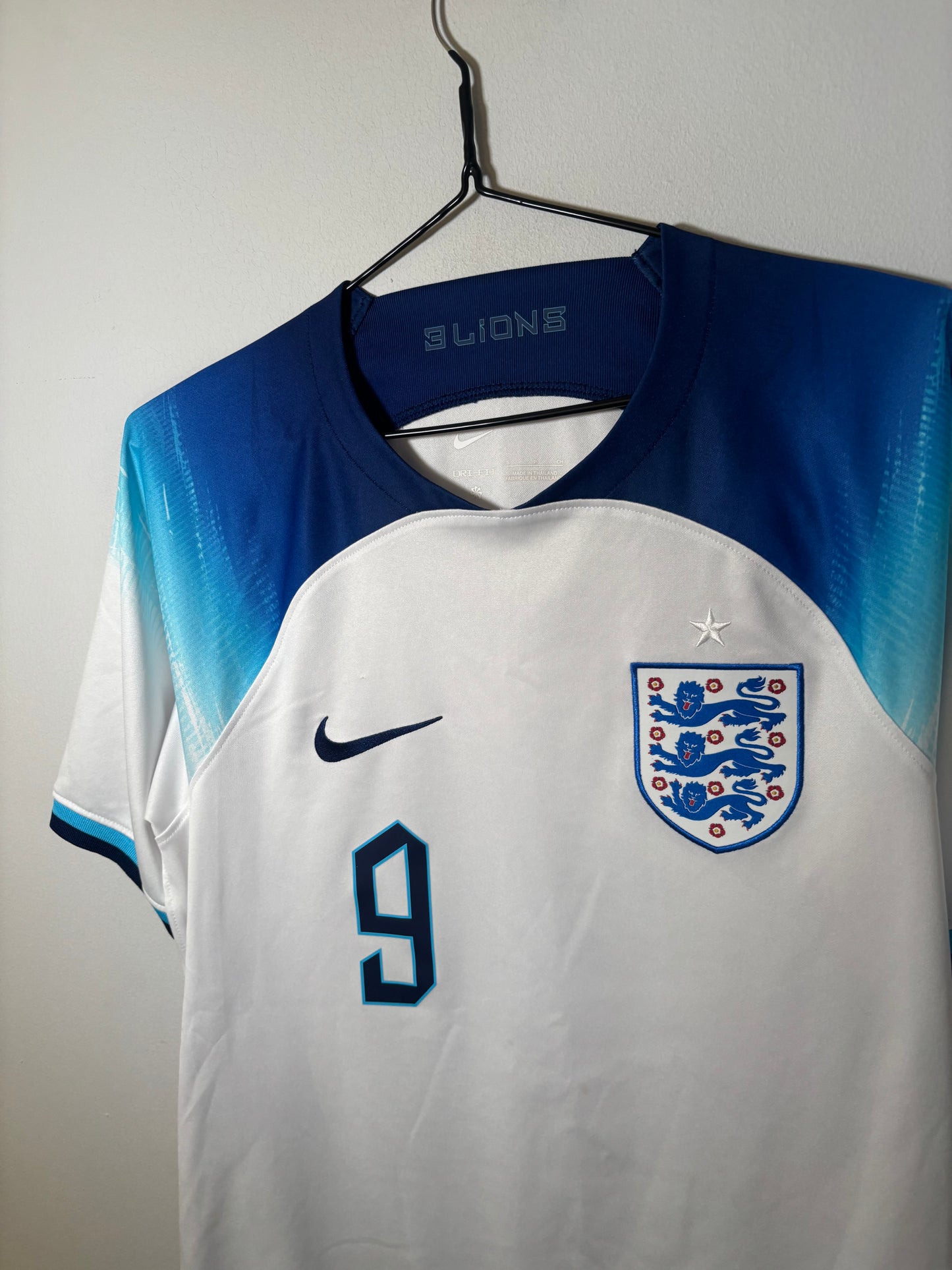 England Home Shirt 2022 Harry Kane (S)