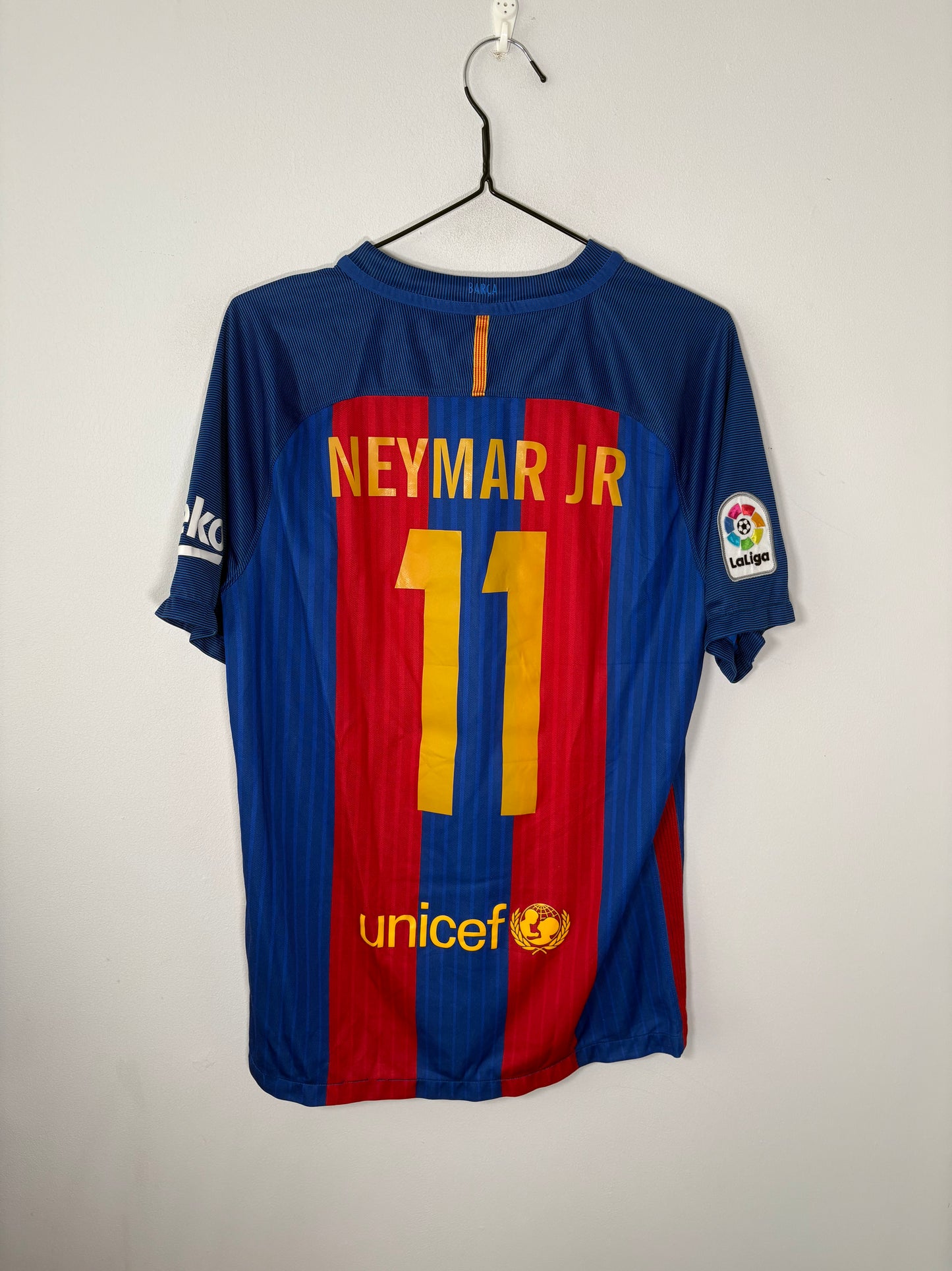 Barcelona Home Shirt 2016/17 Neymar (M)