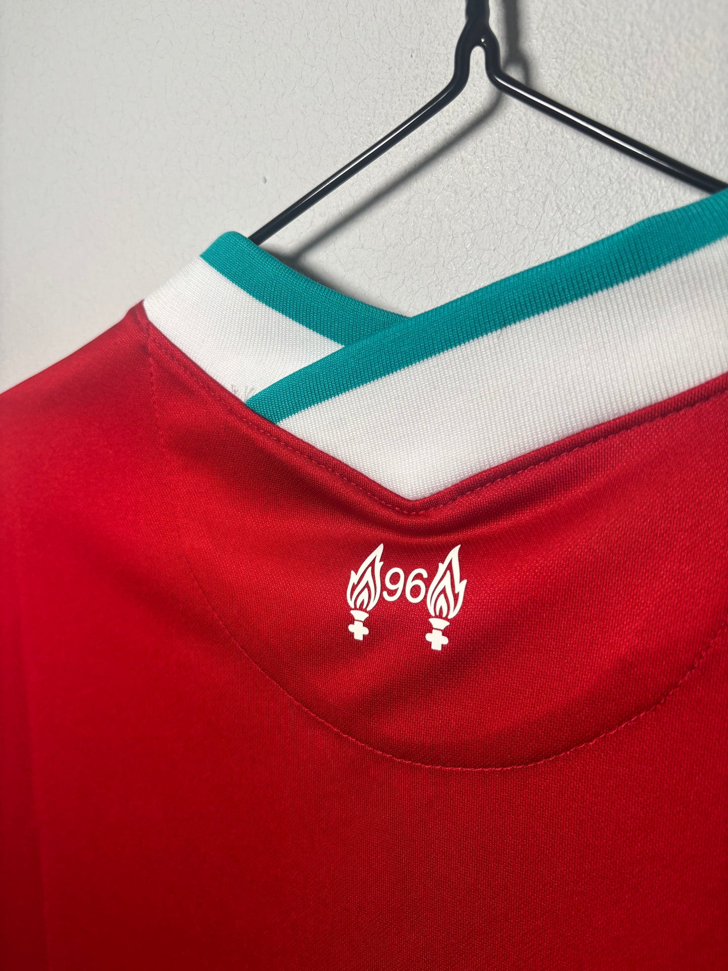 Liverpool Home Shirt 2020/21 (M)