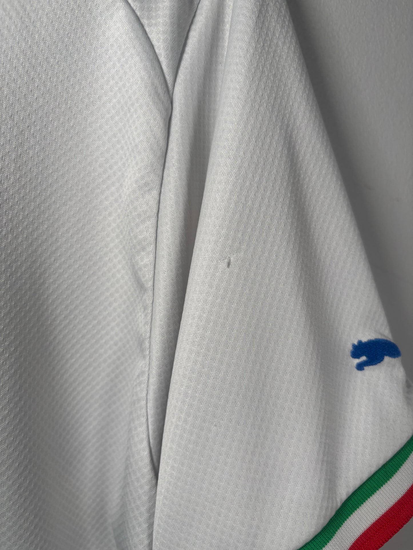 Italy Away Shirt 2022 (L)