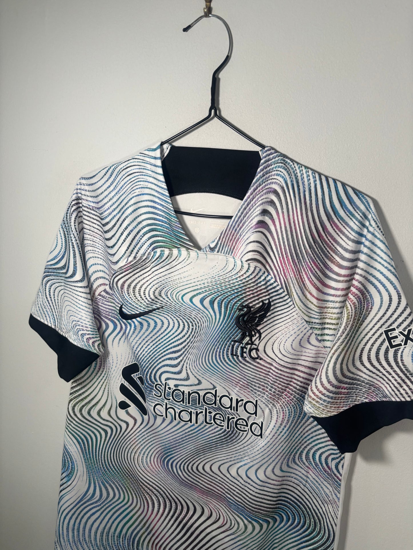 Liverpool Away Shirt 2022/23 Darwin Nunez (S)