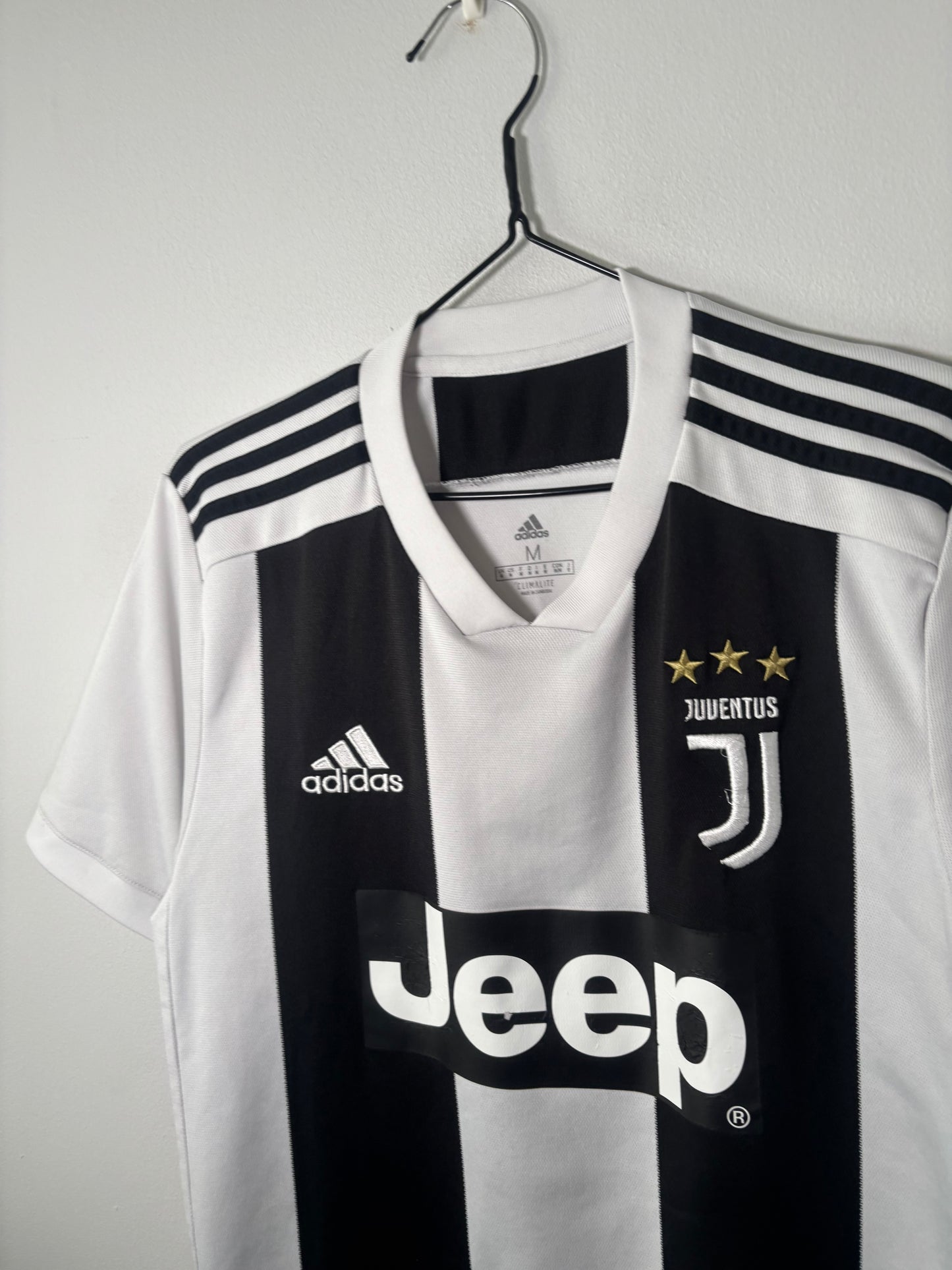Juventus Home Shirt 2018/19 (M)