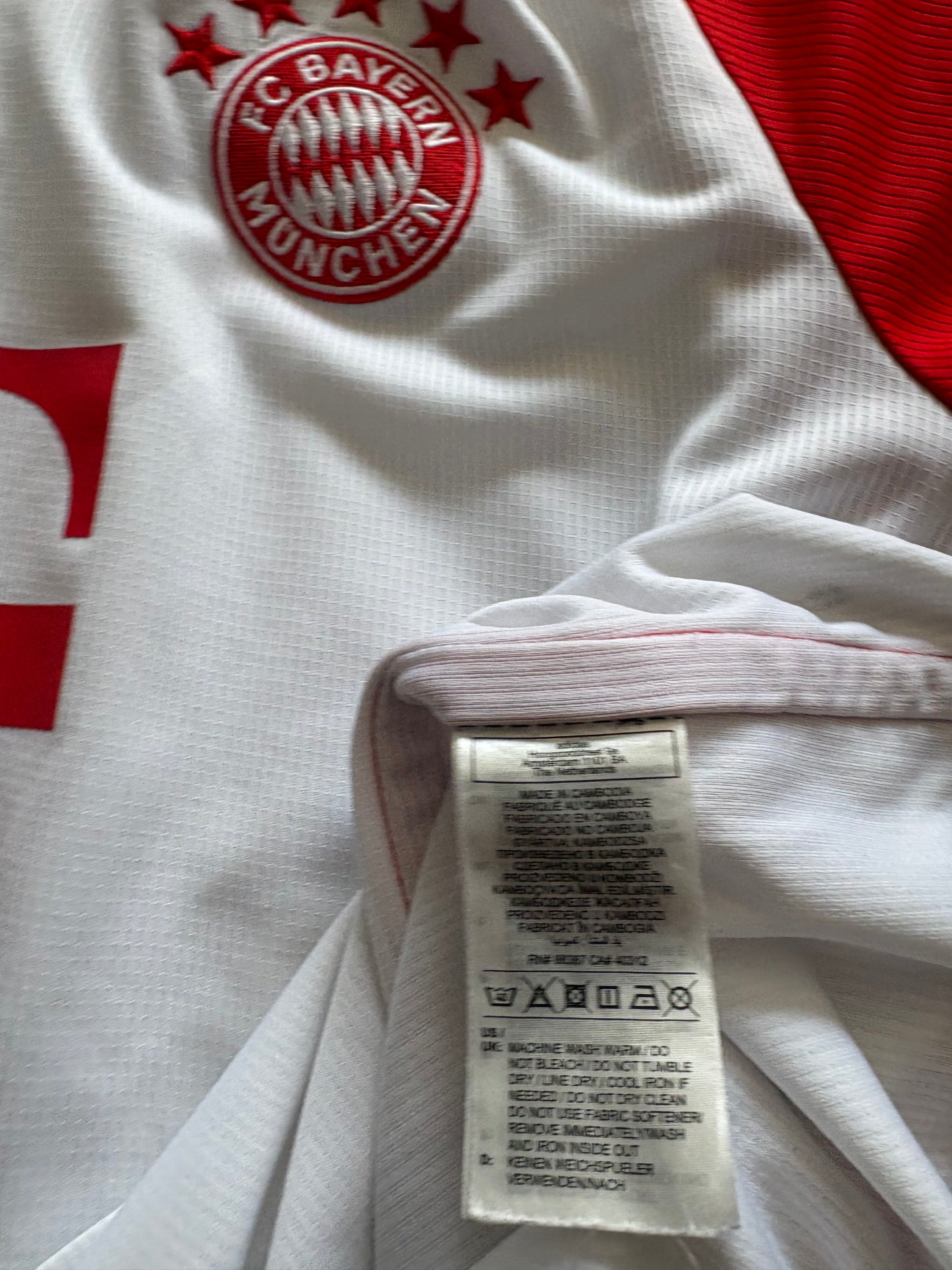 Bayern Munich Home Shirt 2023/24 (L)