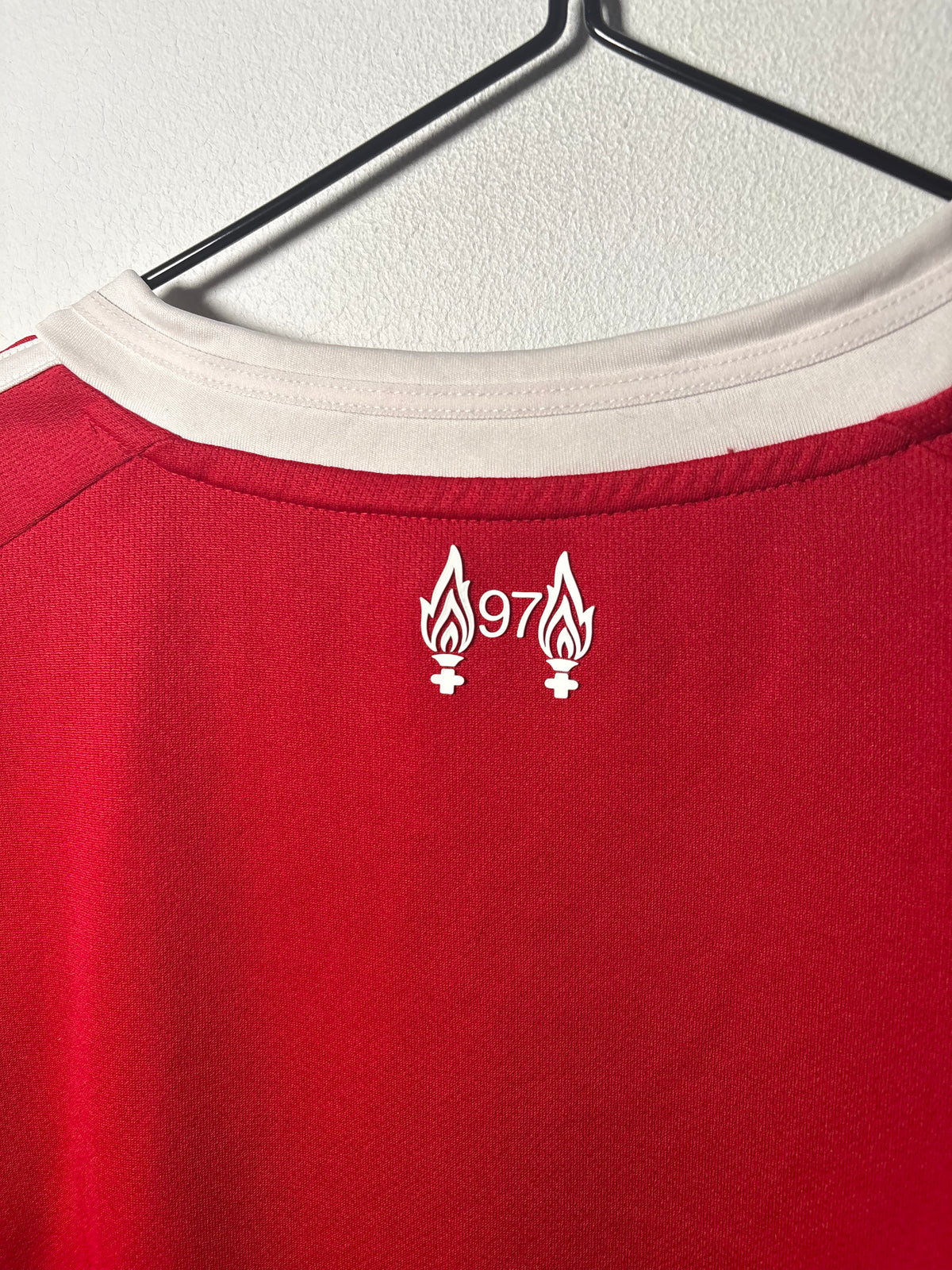 Liverpool Home Shirt 2025/26 (XL)
