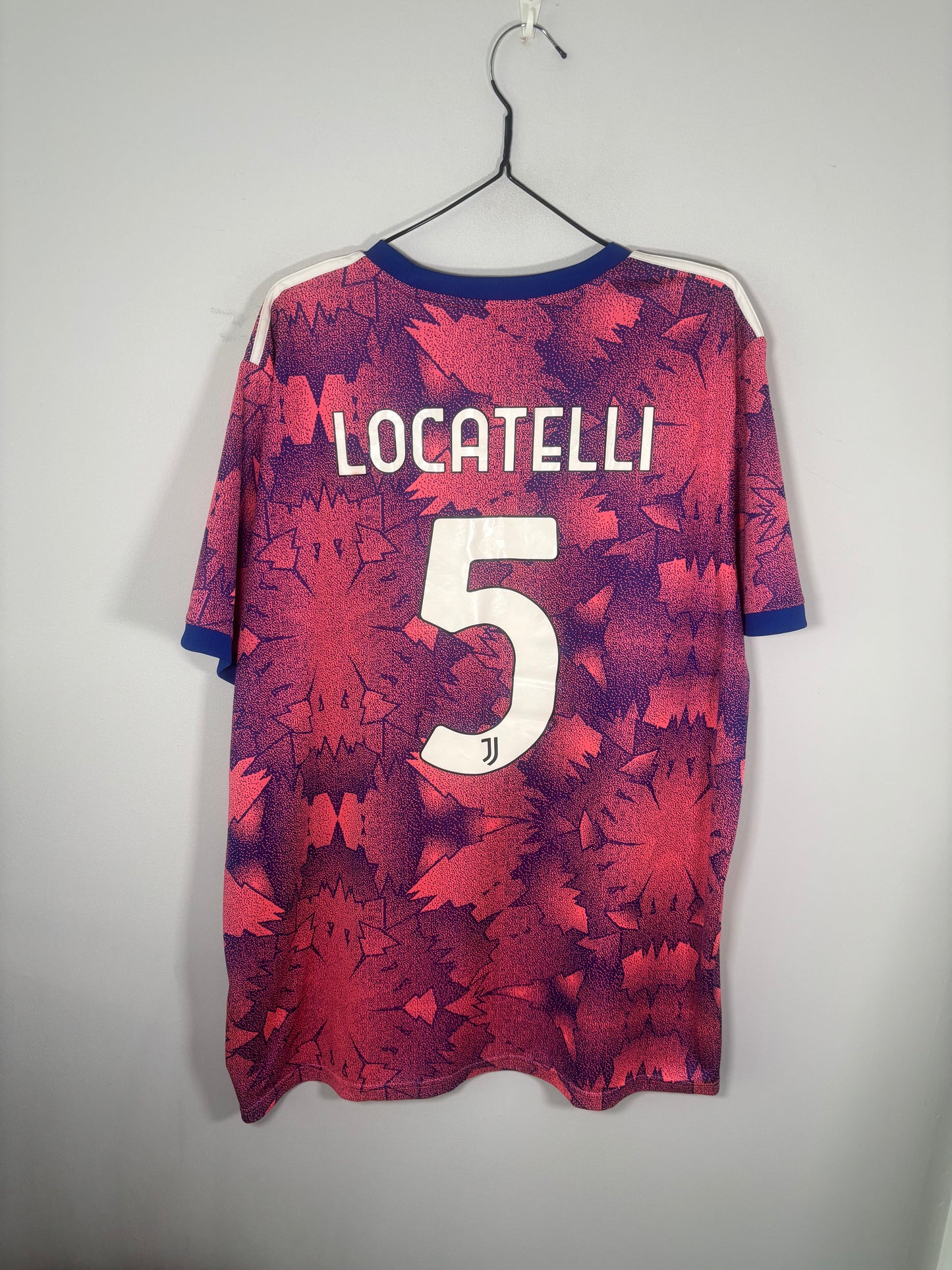 Juventus Third Shirt 2022/23 Locatelli (3XL)