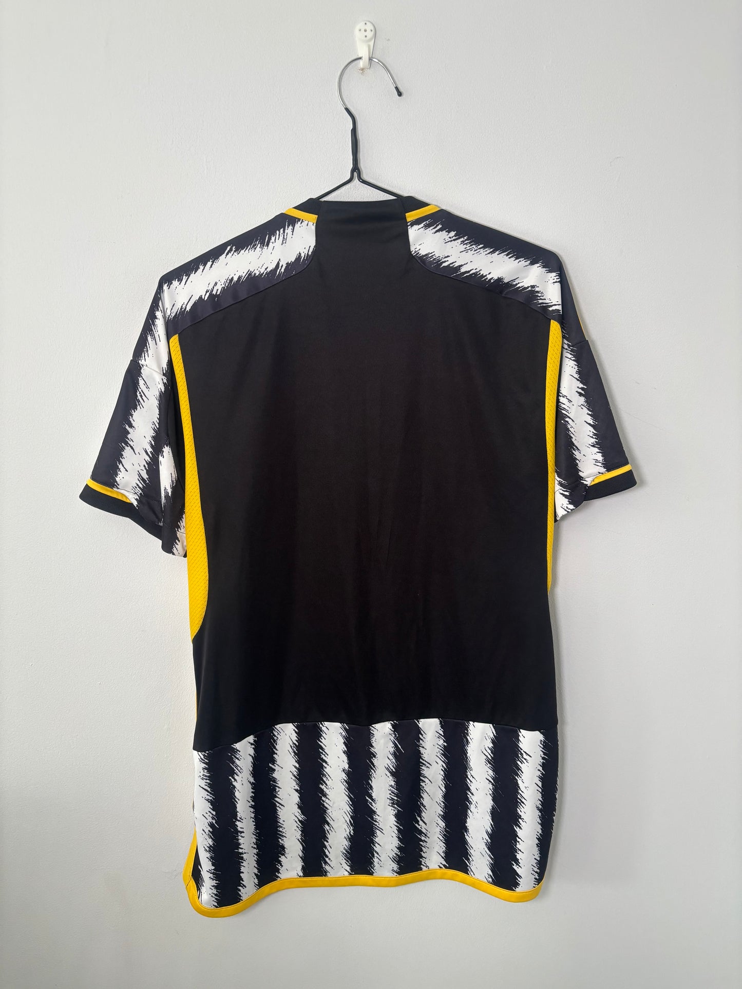 Juventus Home Shirt 2023/24 (M)