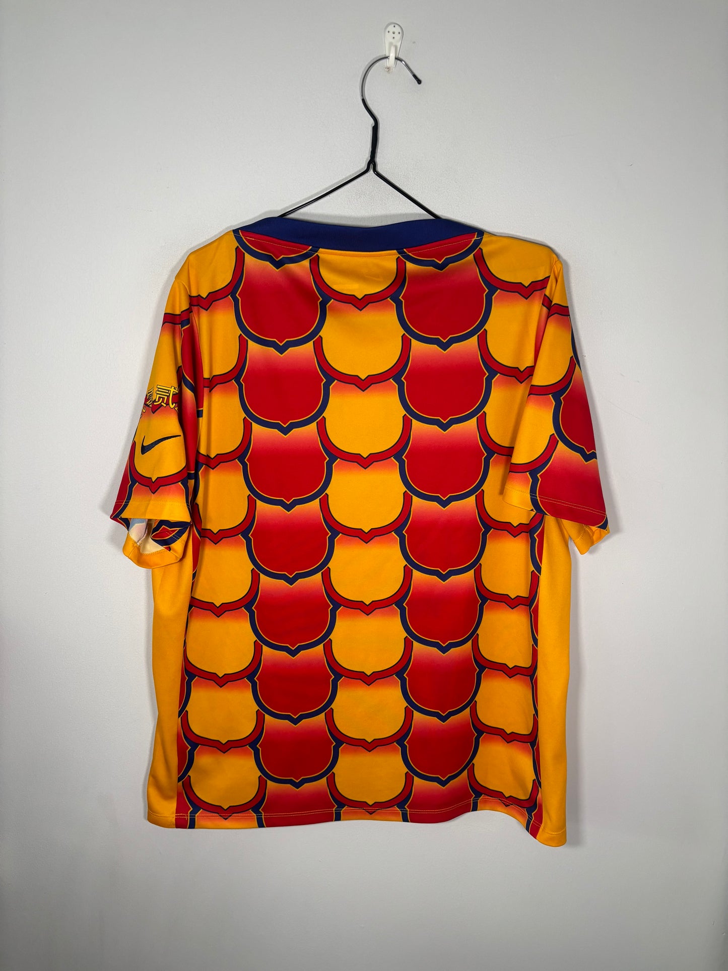 Barcelona Pre Match Training Shirt Chinese New Year (XL)
