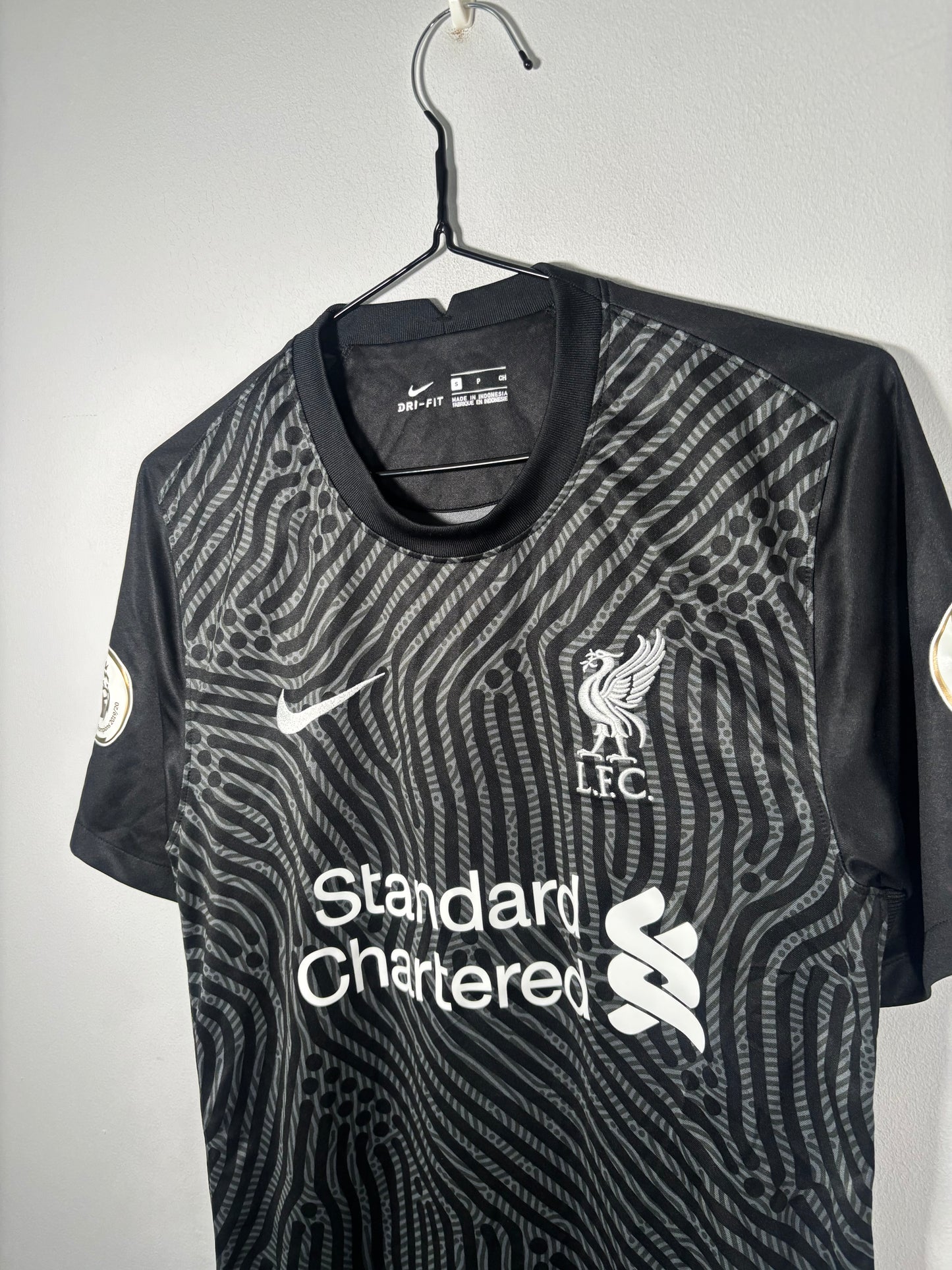 Liverpool Goalkeeper Shirt 2020/21 (S)