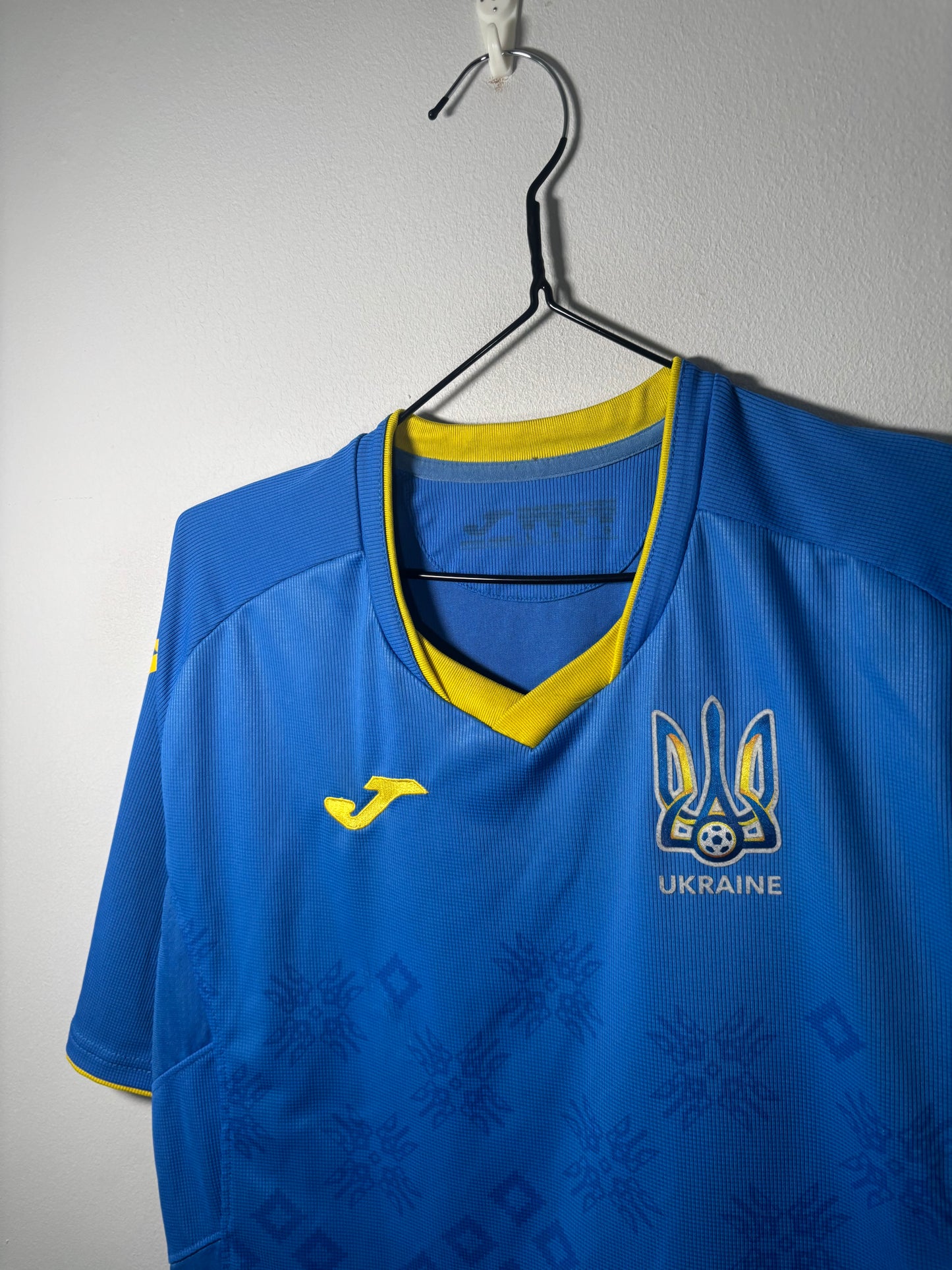 Ukraine Away Shirt 2020 (L)