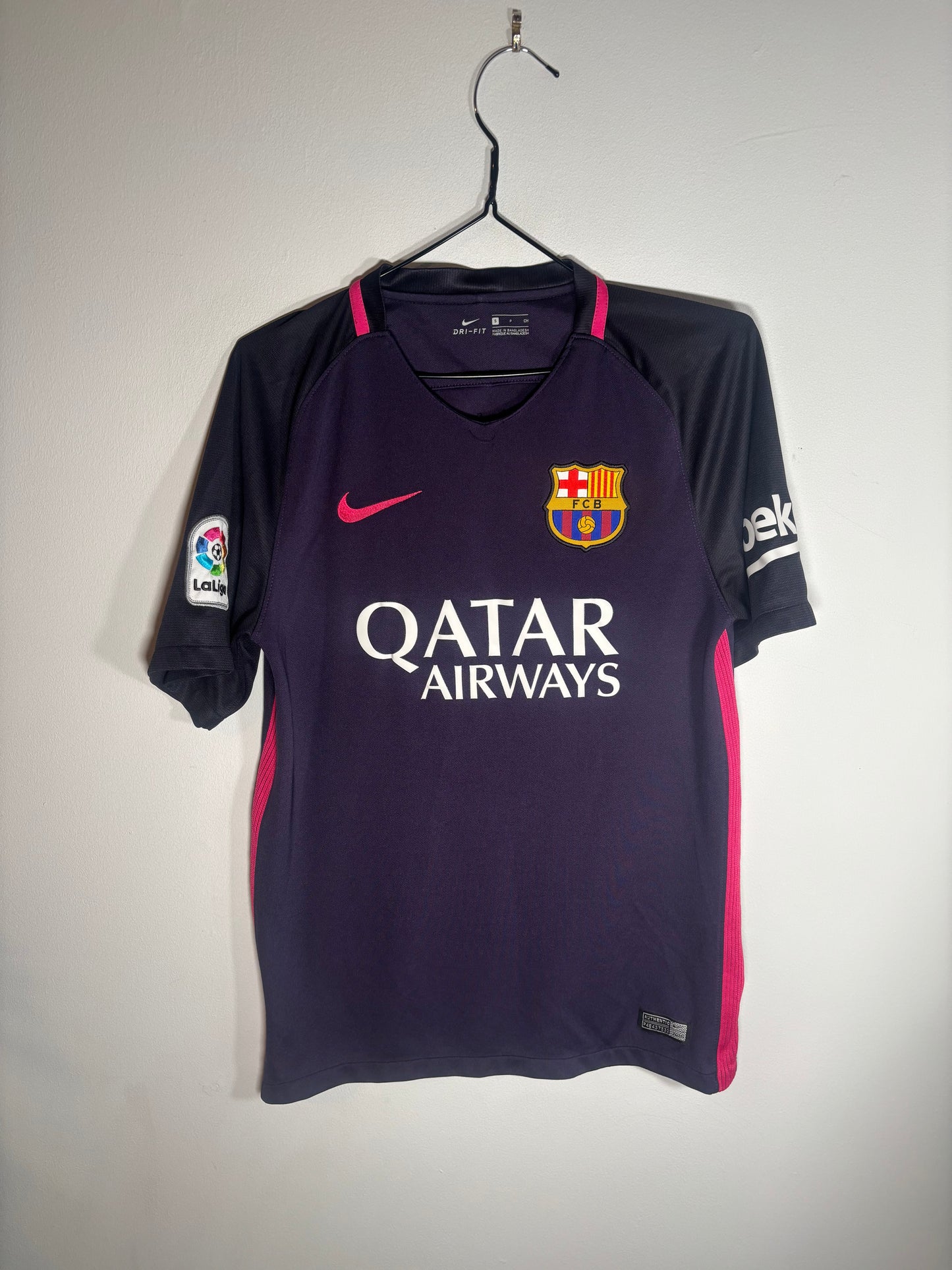 Barcelona Away Shirt 2016/17 (S)