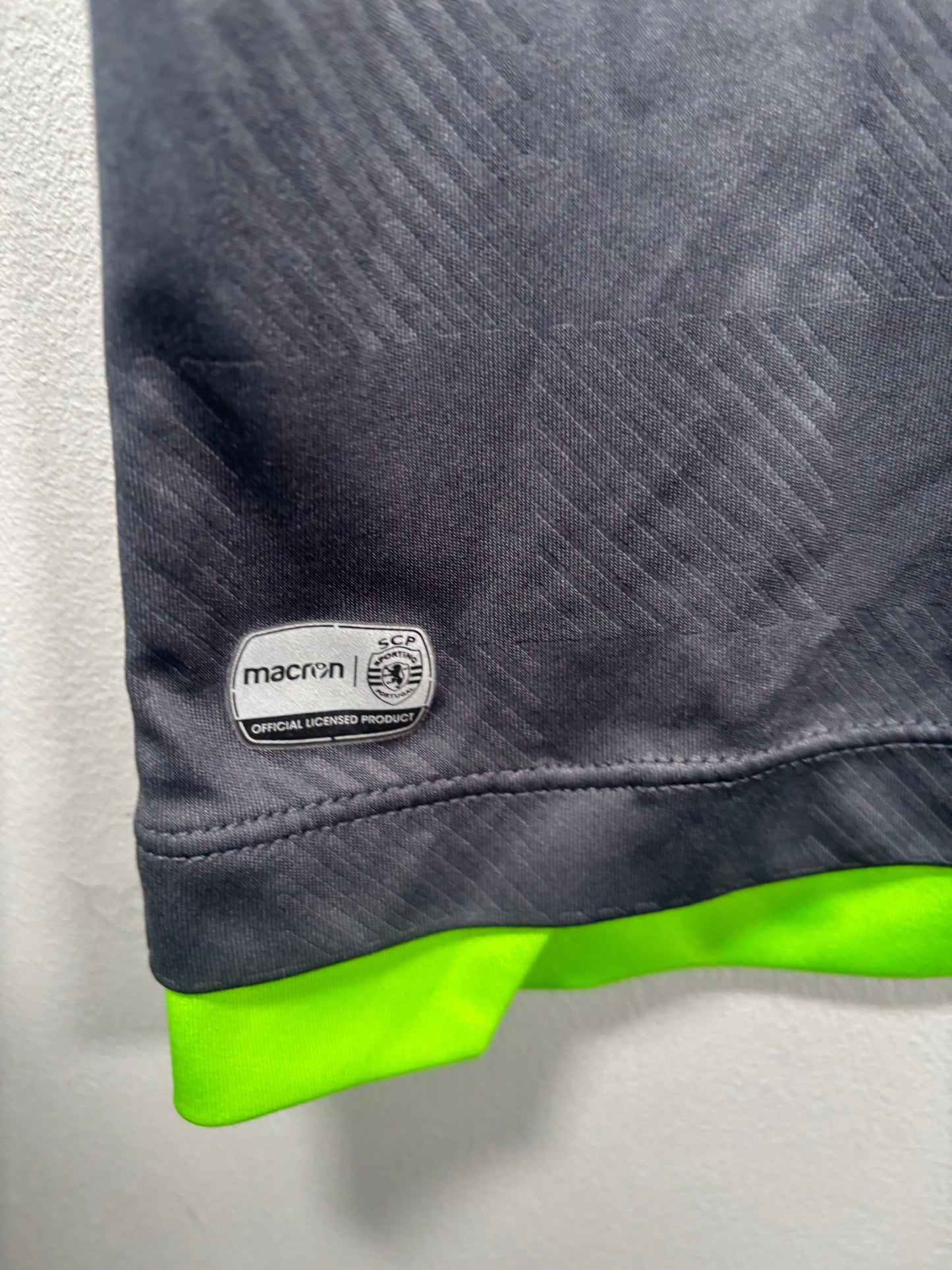 Sporting CP Away Shirt 2018/19 (S)