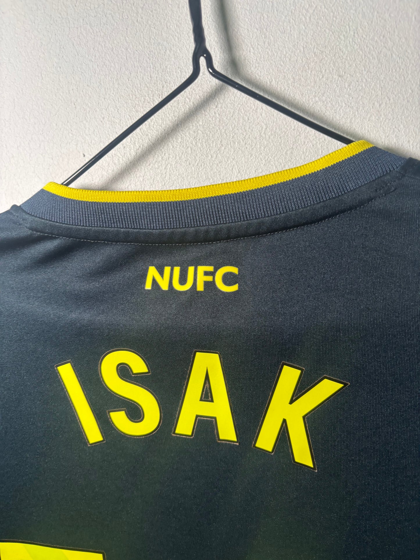 Newcastle United Third Shirt 2023/24 Isak (XXL)
