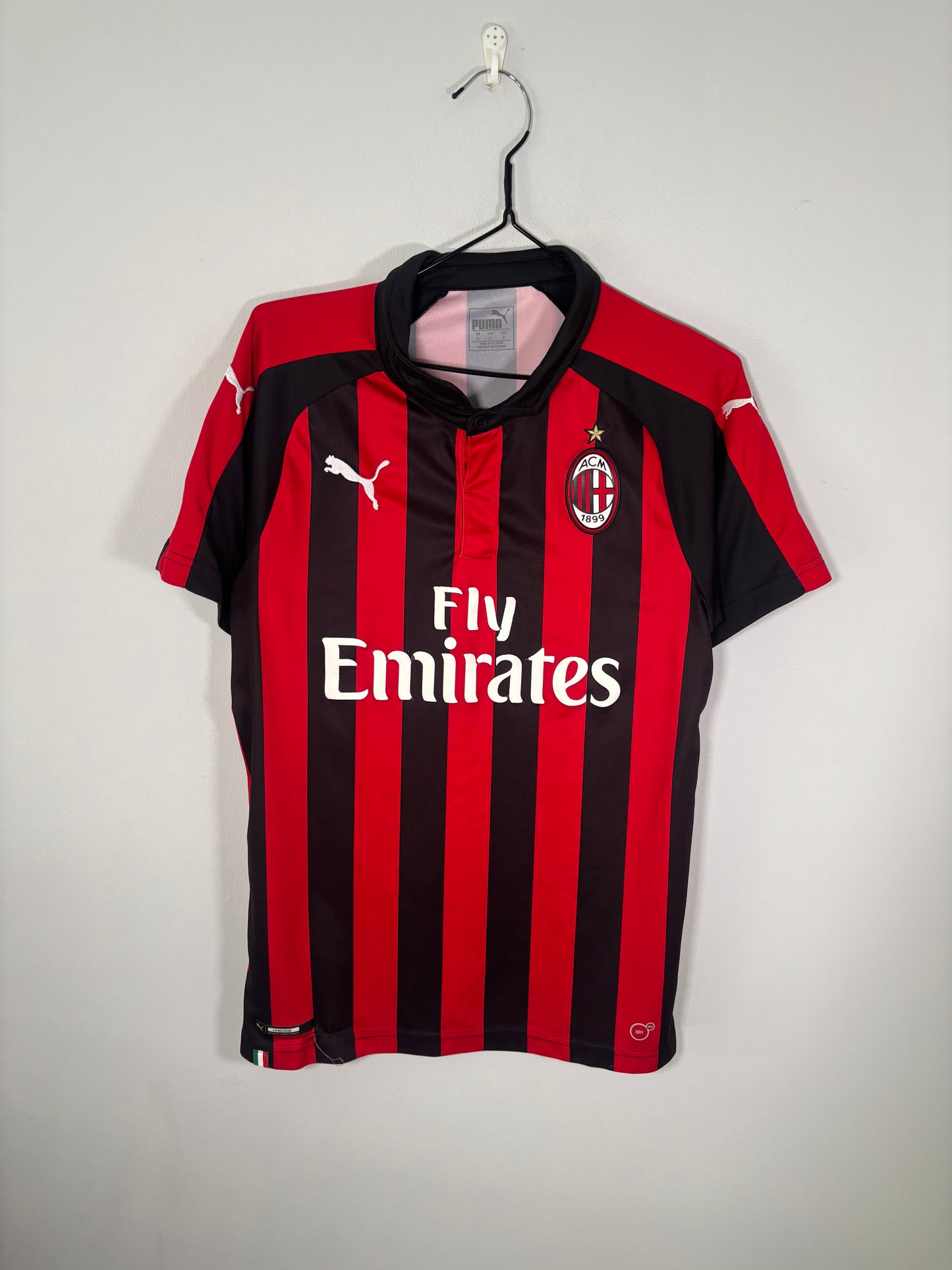 Ac Milan Home Shirt 2018/19 (S)