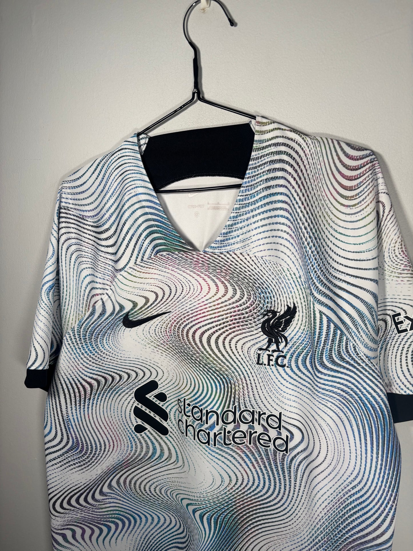Liverpool Away Shirt 2022/23 Darwin Nunez (L)
