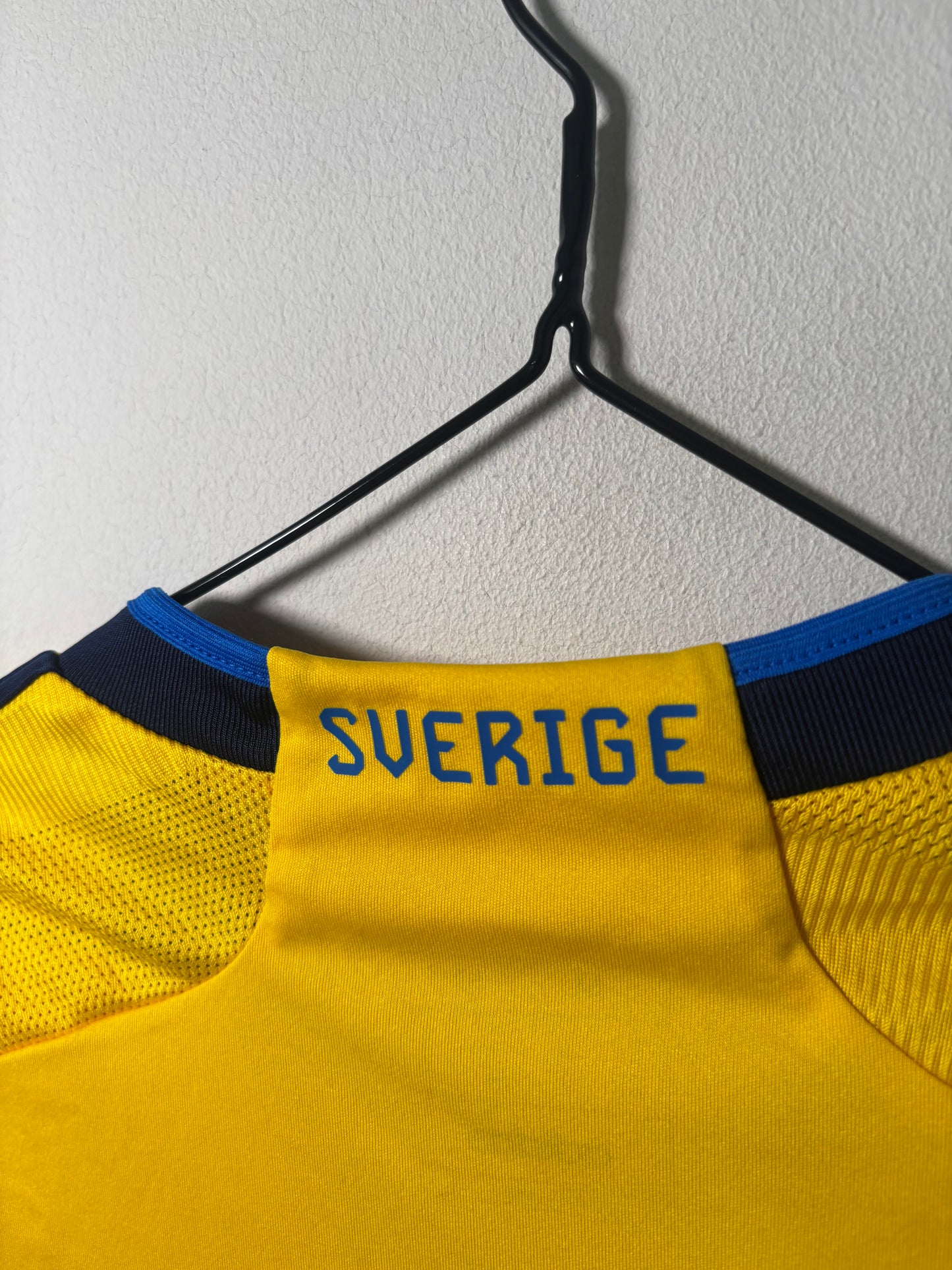 Sweden Home Shirt 2022 (M)