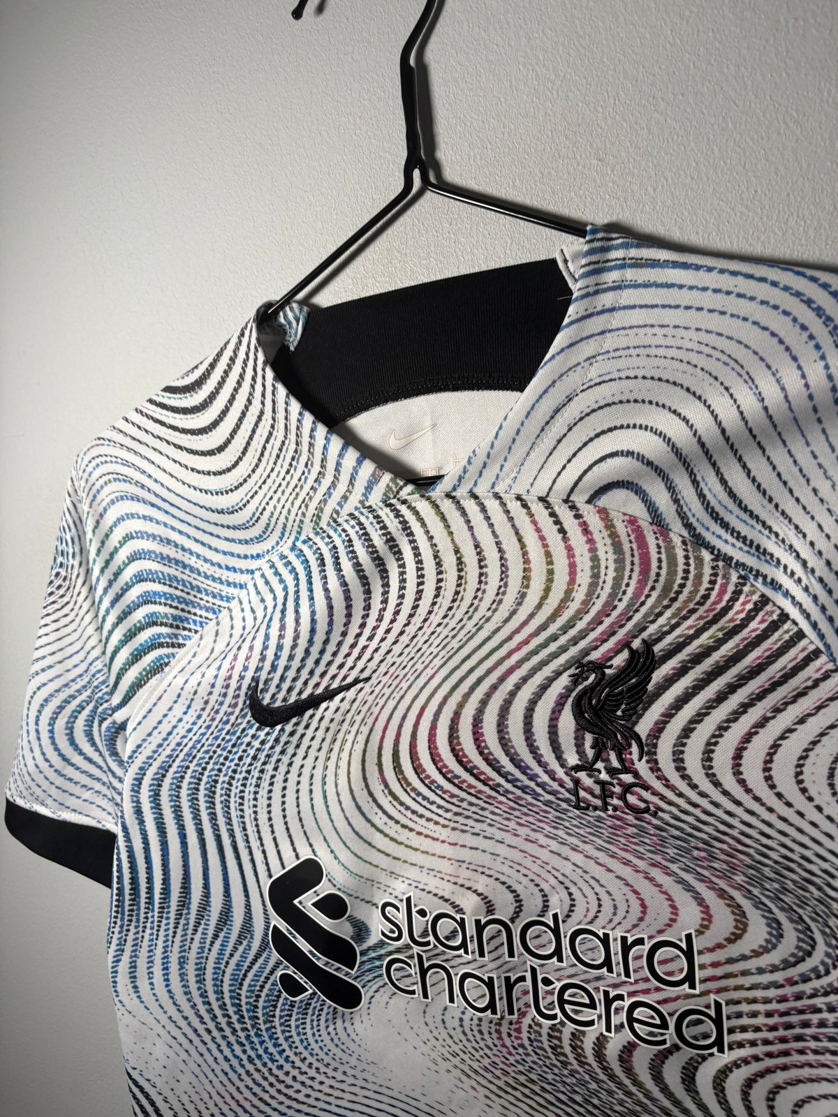Liverpool Away Shirt 2022/23 Elliot (LK)
