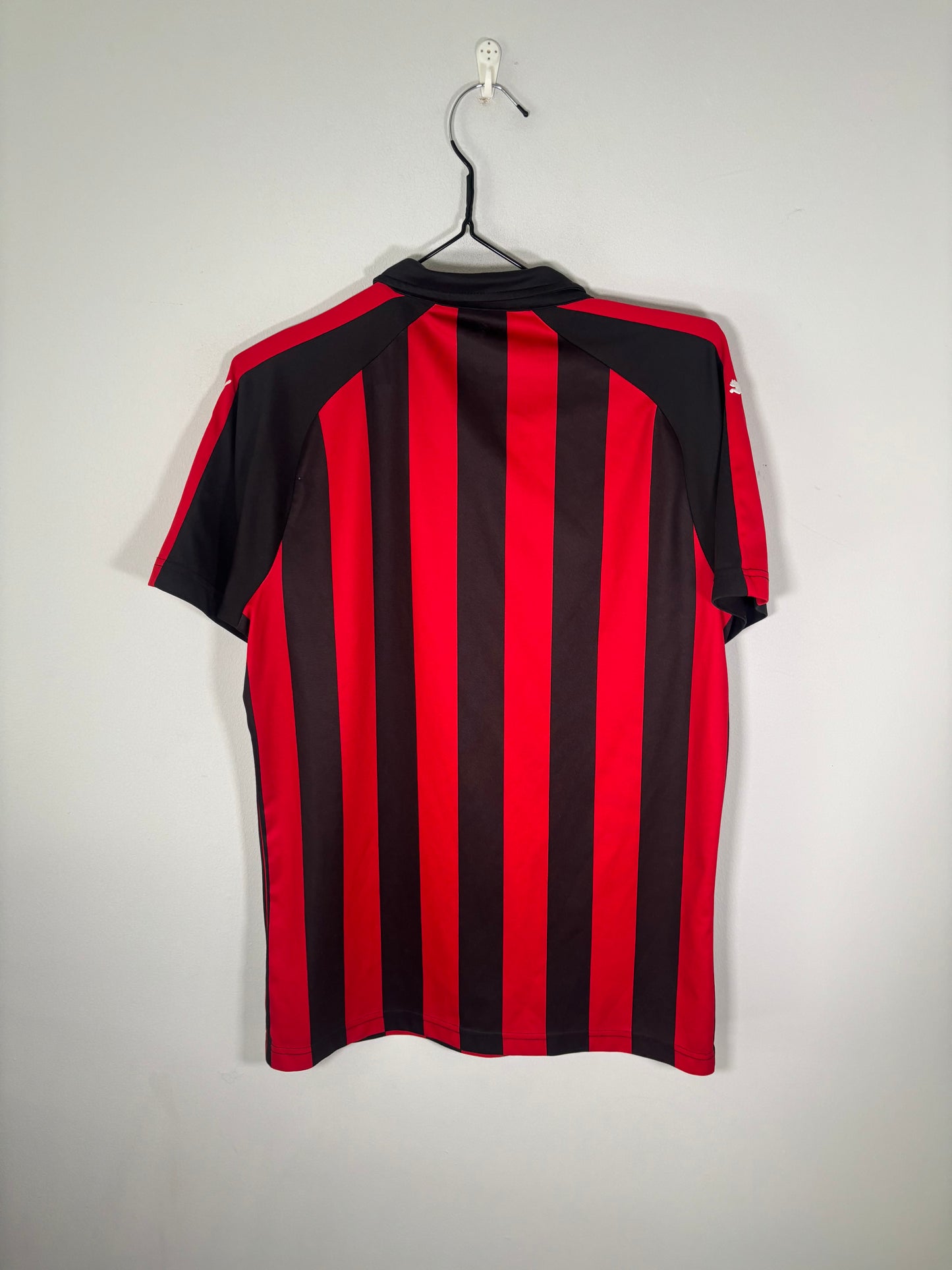 Ac Milan Home Shirt 2018/19 (S)