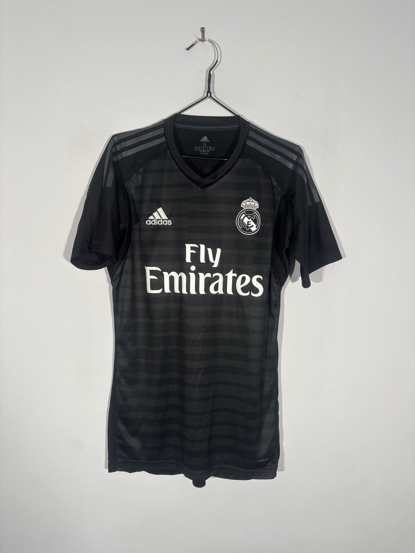 Real Madrid Goalkeeper Shirt 2018/19 Courtois (S)