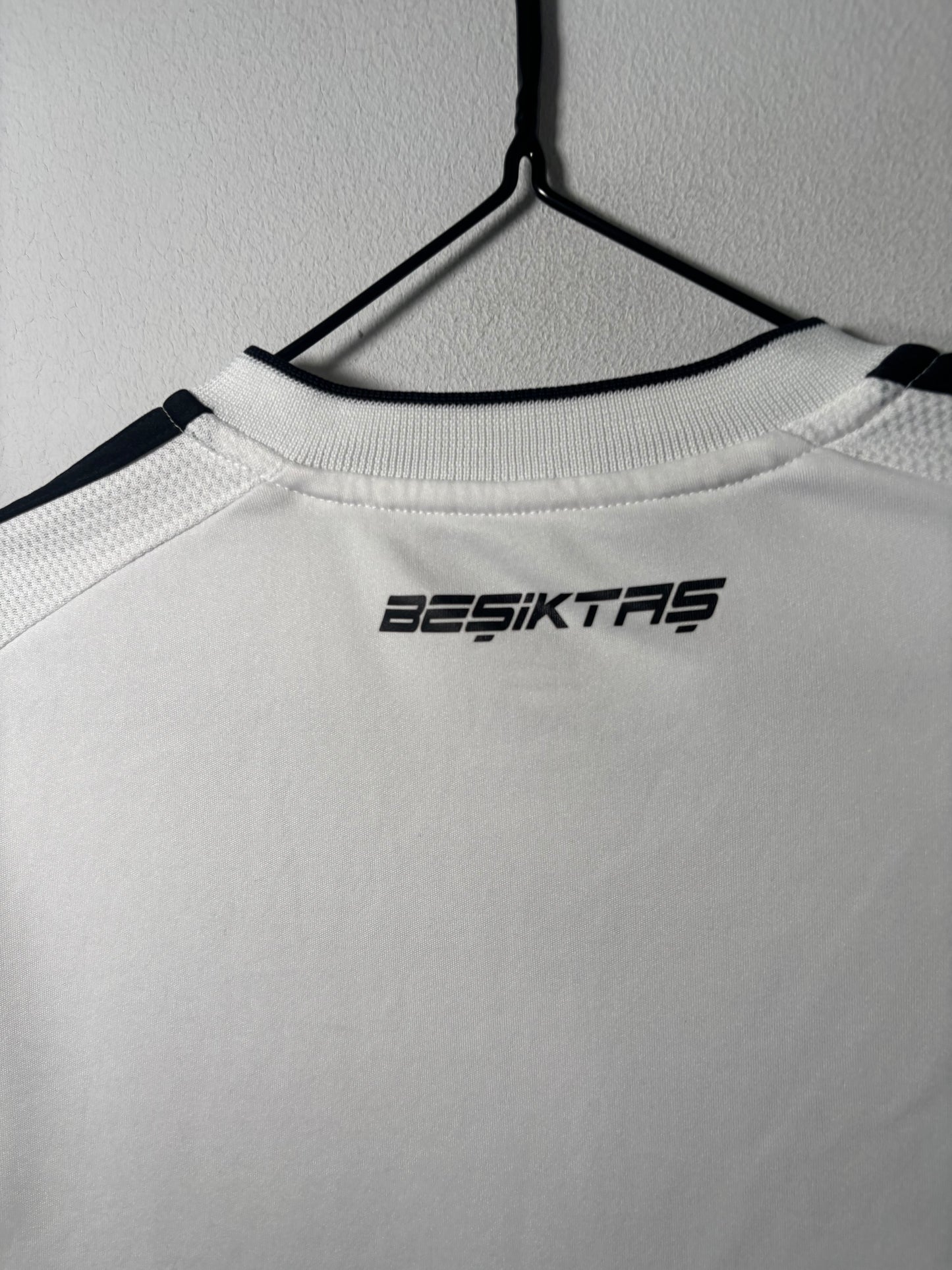 Besiktas Home Shirt 2015/16 (S)