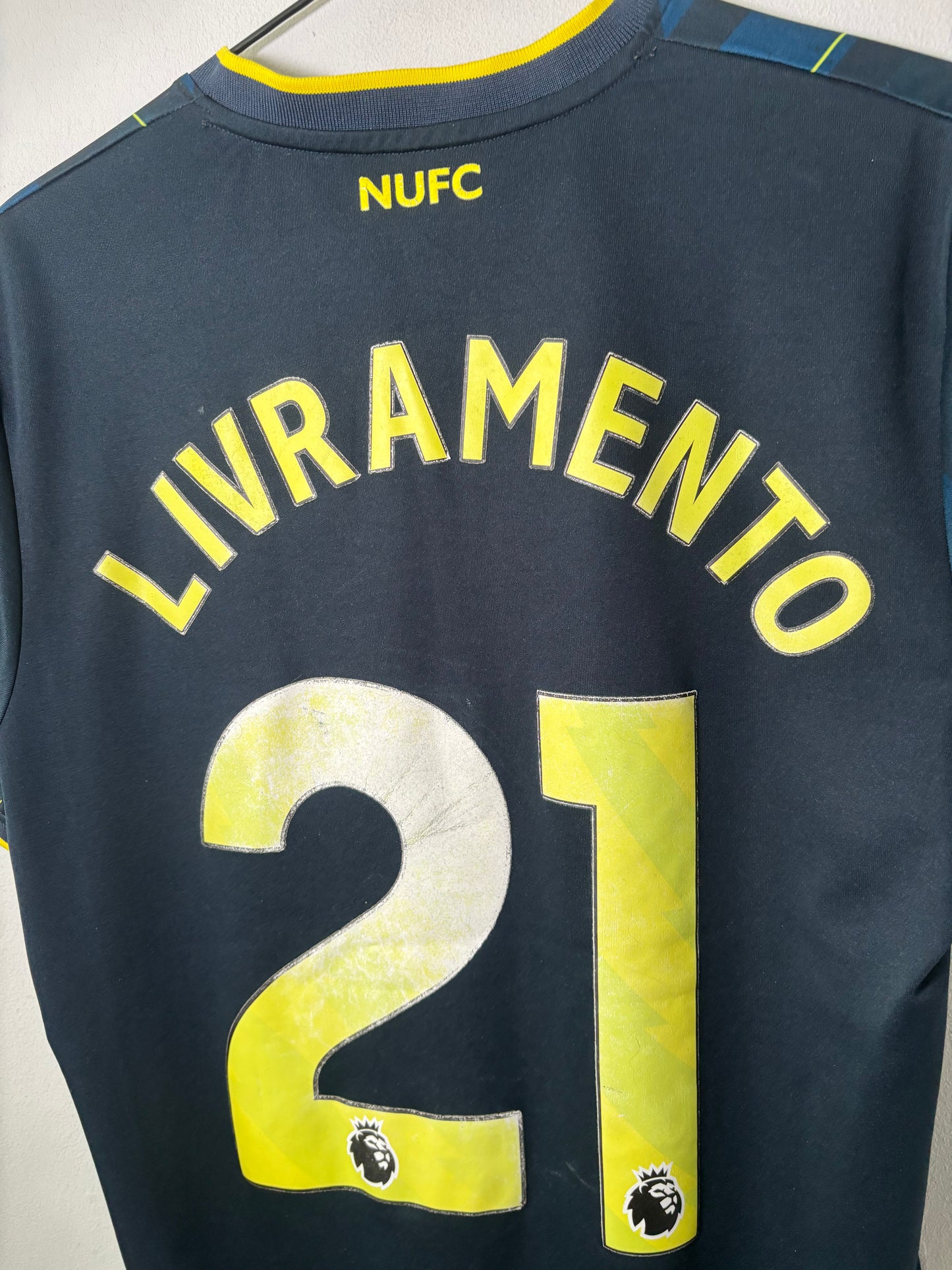 Newcastle United Third Shirt 2023/24 Livramento (M)