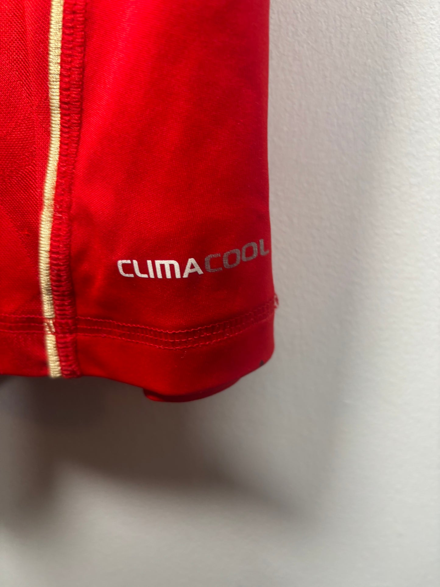 Liverpool Home Shirt 2011/12 Suarez (S)