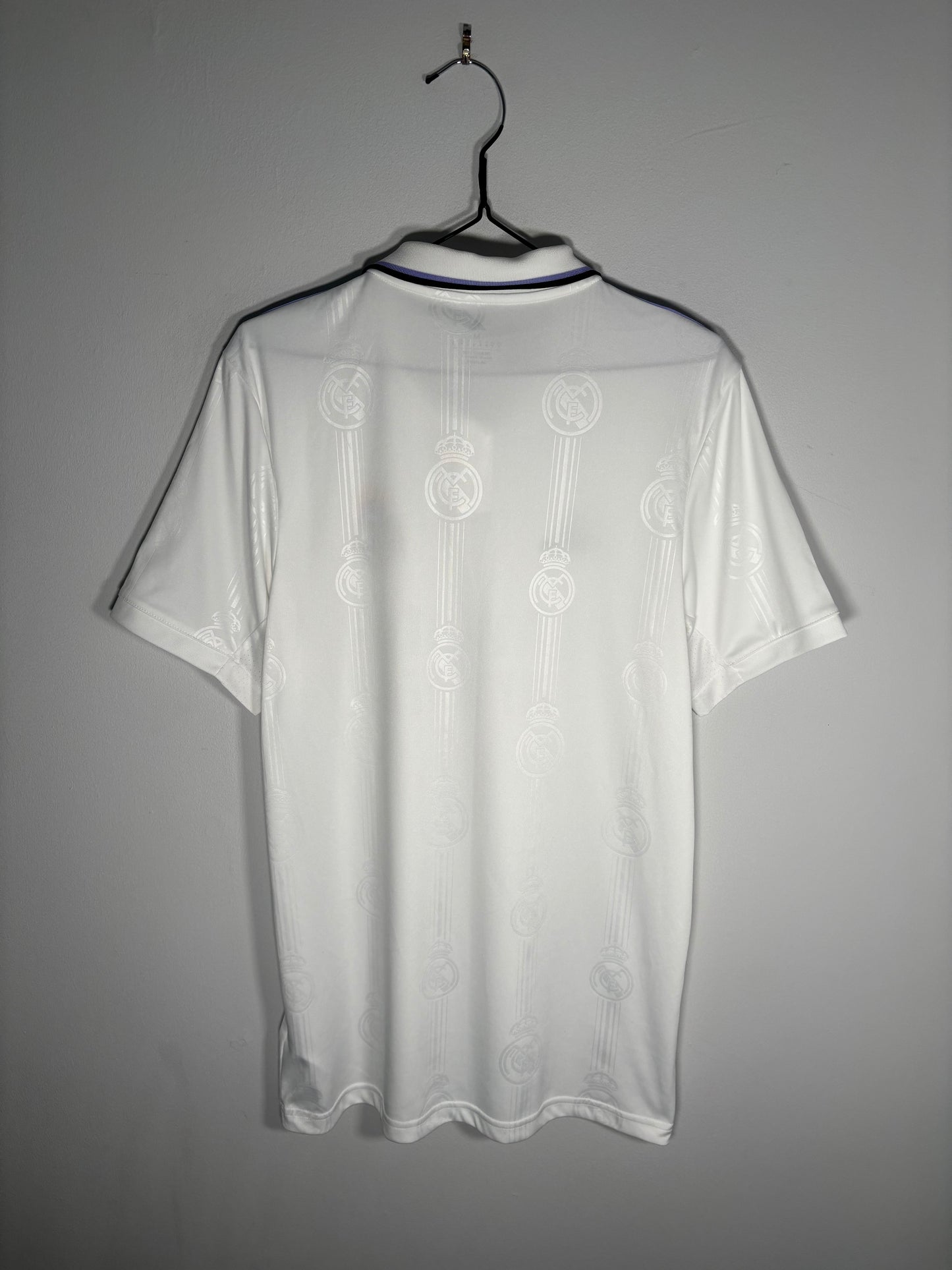 Real Madrid Home Shirt 2022/23 (M)