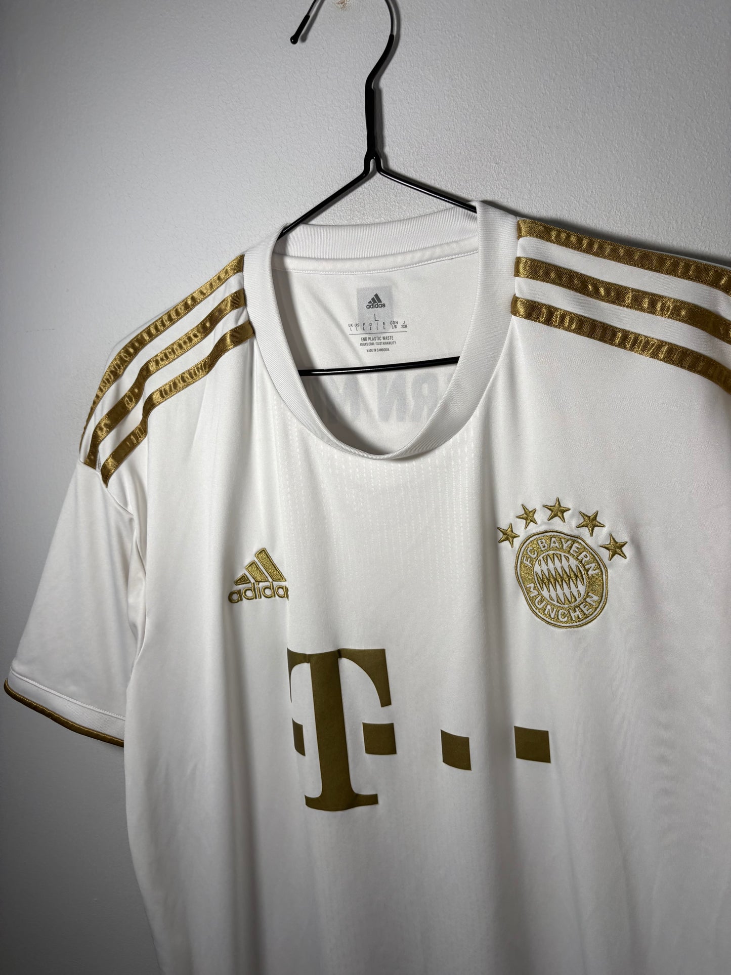 Bayern Munich Away Shirt 2022/23 (L)