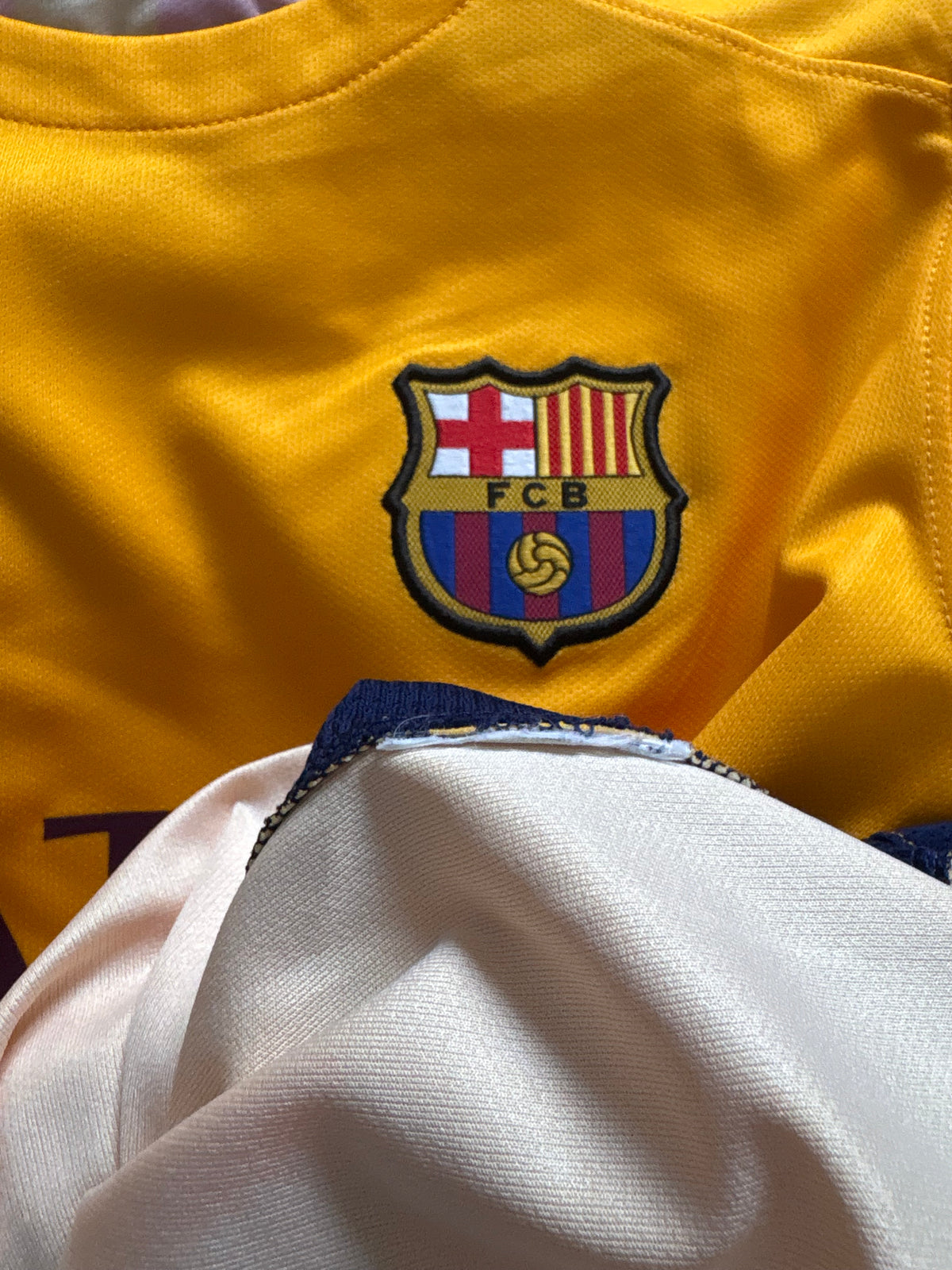 Barcelona Authentic Away Shirt 2015/16 (LK)